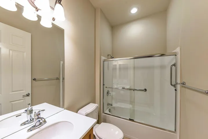 81713 Avenida Santiago-49