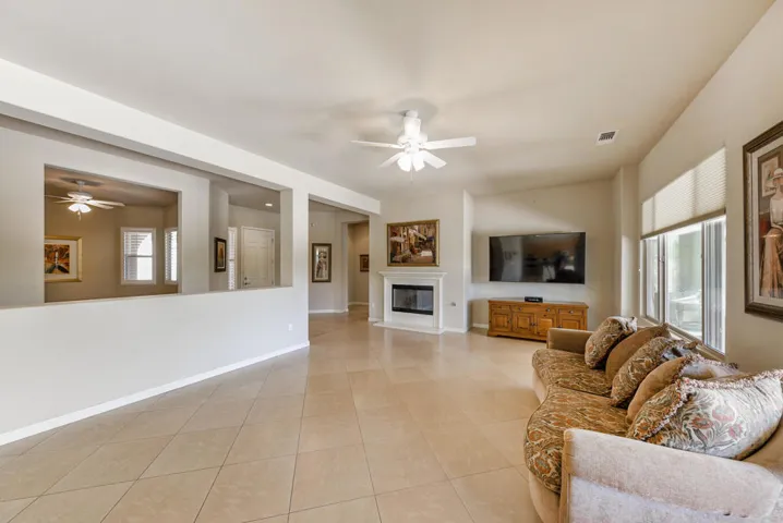 81713 Avenida Santiago-19