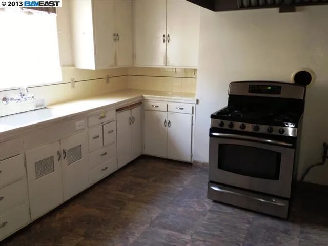 21279 Birch St, Hayward, California 94541-1537