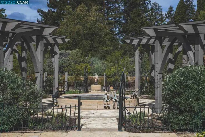 7 Country Oak Ln, Alamo, California 94507