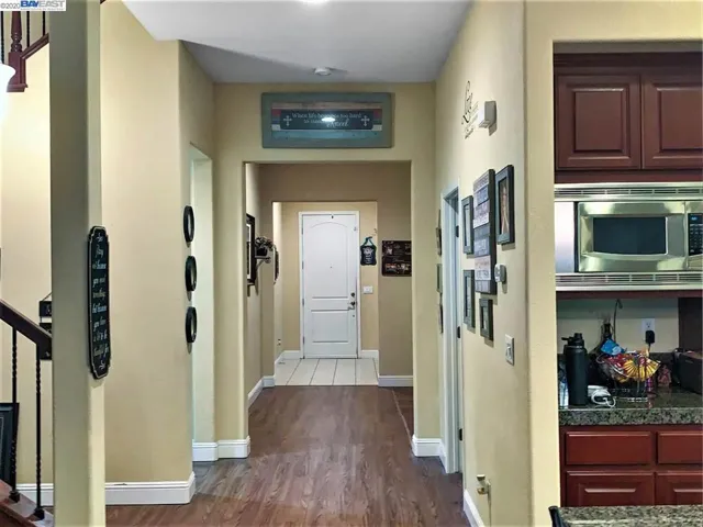 1721 Cherry Blossom Ln, Tracy, California 95377