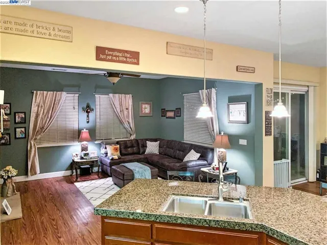 1721 Cherry Blossom Ln, Tracy, California 95377