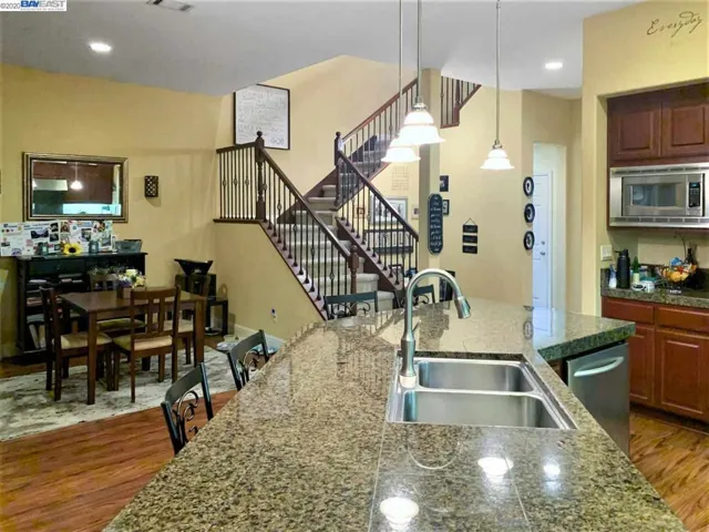 1721 Cherry Blossom Ln, Tracy, California 95377
