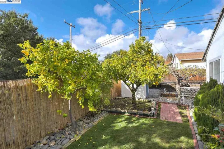 4826 Meadowbrook Dr, Richmond, California 94803