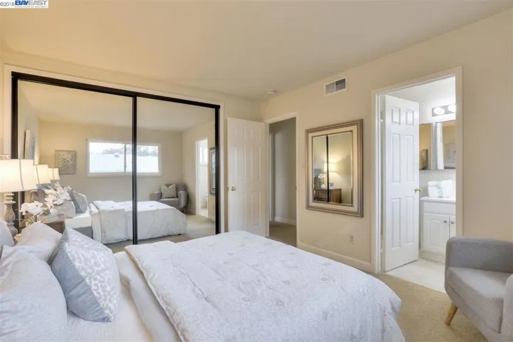 4826 Meadowbrook Dr, Richmond, California 94803