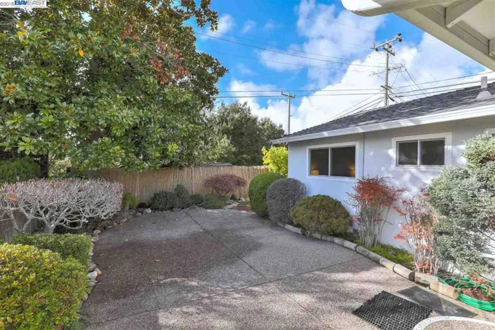 4826 Meadowbrook Dr, Richmond, California 94803