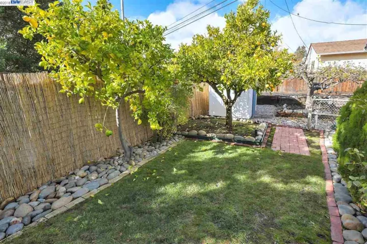 4826 Meadowbrook Dr, Richmond, California 94803