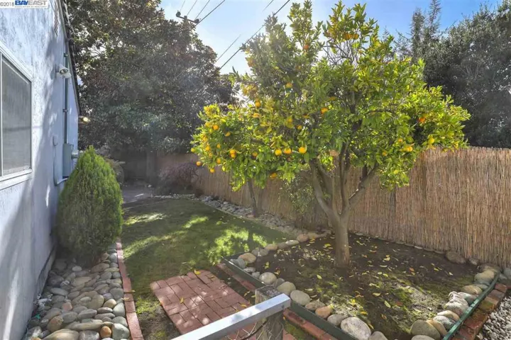 4826 Meadowbrook Dr, Richmond, California 94803