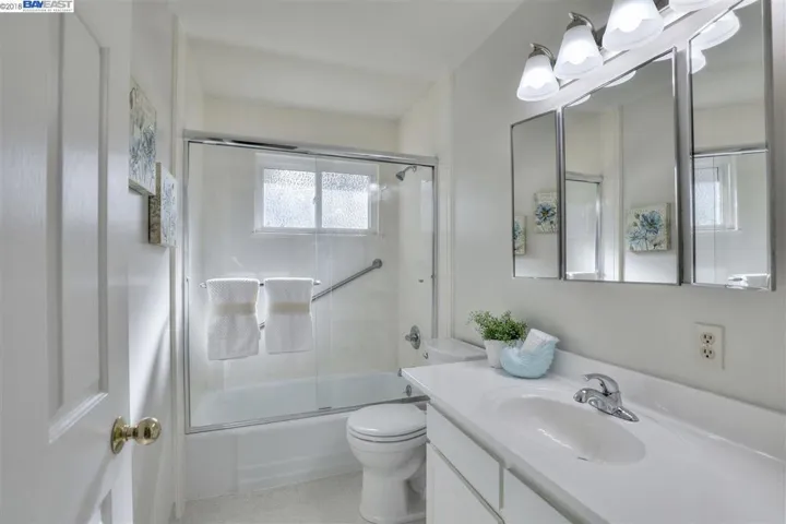 4826 Meadowbrook Dr, Richmond, California 94803