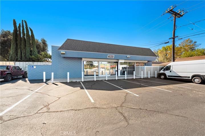 1740 W La Veta Avenue, Orange, California 92868