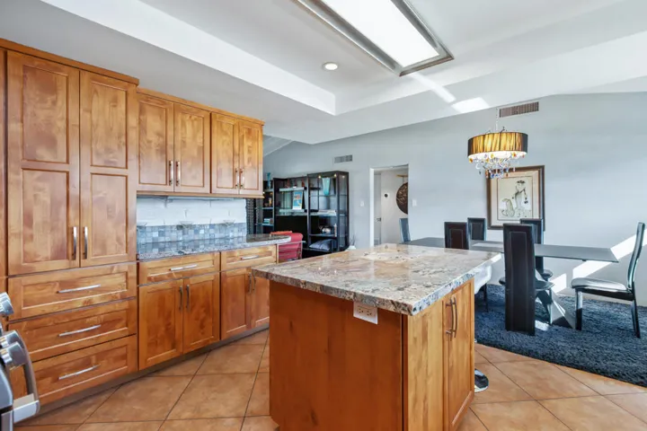 DB219 Kitchen to Dining