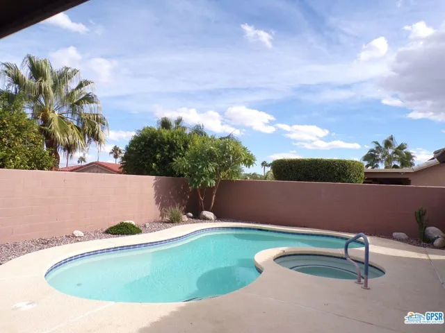 68810 Los Gatos Road, Cathedral City, California 92234
