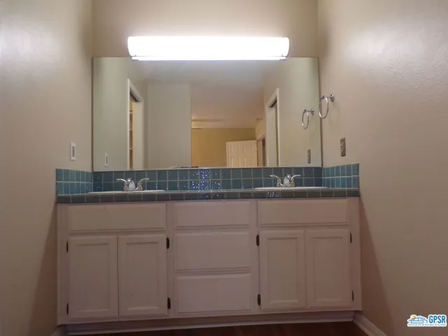 68810 Los Gatos Road, Cathedral City, California 92234