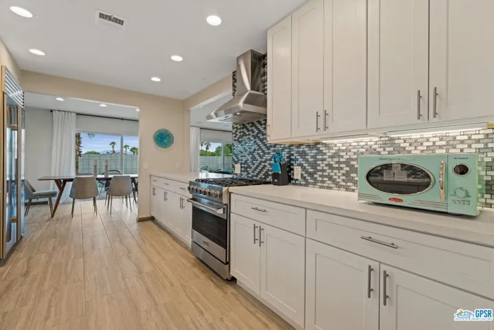 2710 N Girasol Avenue, Palm Springs, California 92262