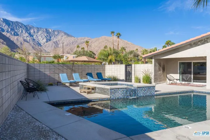 2710 N Girasol Avenue, Palm Springs, California 92262