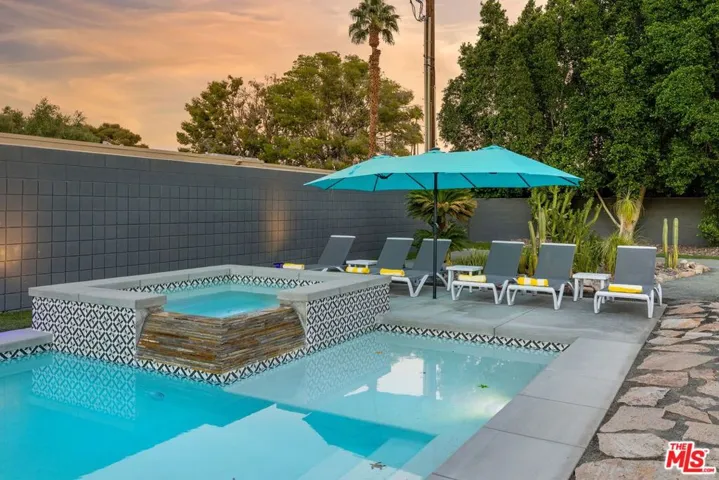 980 N Buttonwillow Circle, Palm Springs, California 92262