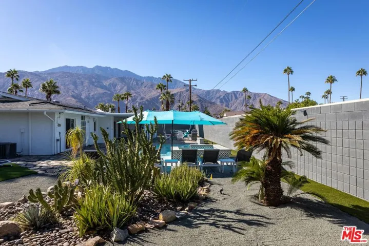 980 N Buttonwillow Circle, Palm Springs, California 92262