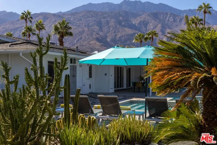980 N Buttonwillow Circle, Palm Springs, California 92262