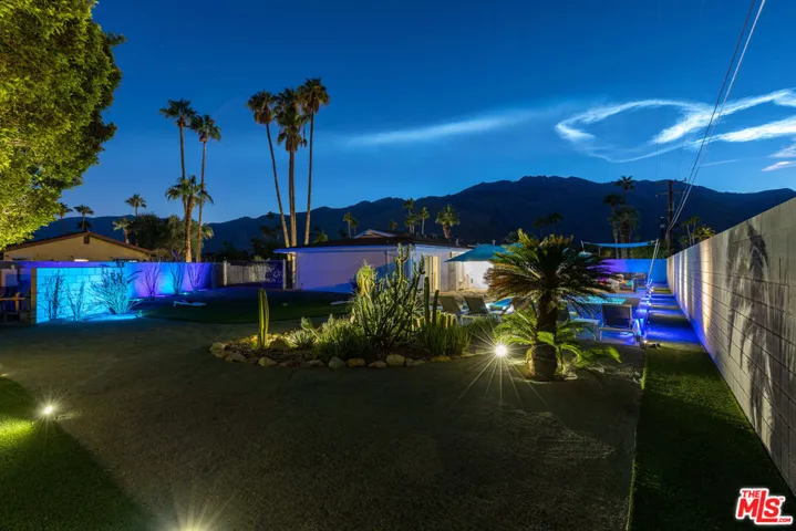980 N Buttonwillow Circle, Palm Springs, California 92262