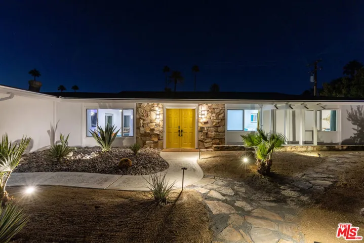 980 N Buttonwillow Circle, Palm Springs, California 92262