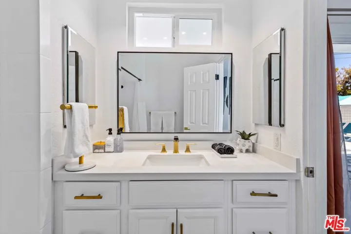 980 N Buttonwillow Circle, Palm Springs, California 92262