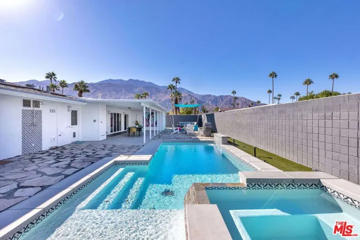 980 N Buttonwillow Circle, Palm Springs, California 92262