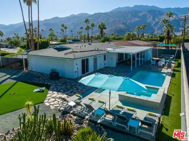 980 N Buttonwillow Circle, Palm Springs, California 92262