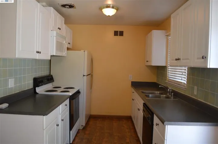 1062 Avondale Lane, Hayward, California 94545