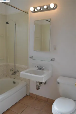 1062 Avondale Lane, Hayward, California 94545