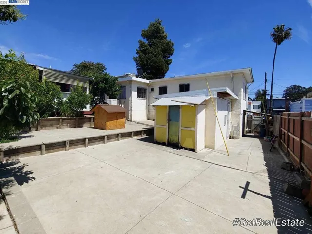 2611 Parker Ave, Oakland, California 94605