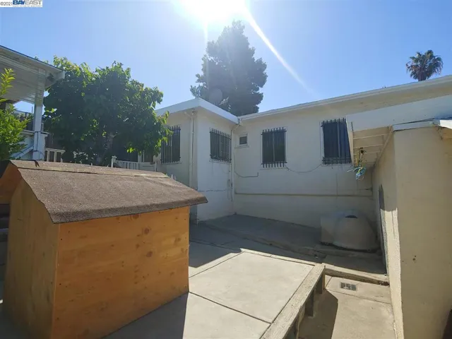 2611 Parker Ave, Oakland, California 94605