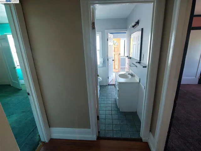 2611 Parker Ave, Oakland, California 94605