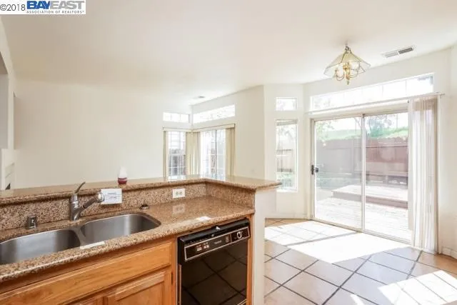 332 Scotts Valley, Hercules, California 94547