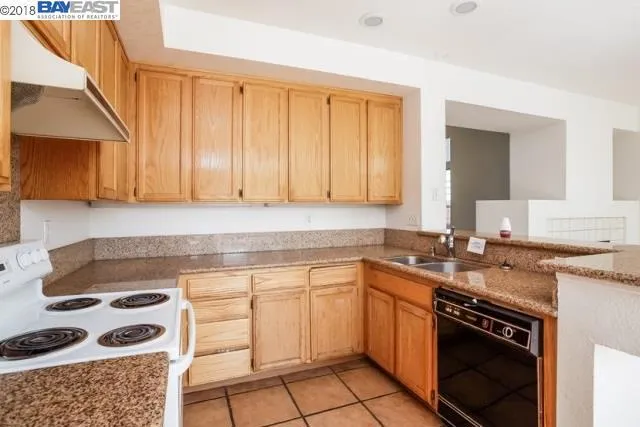 332 Scotts Valley, Hercules, California 94547