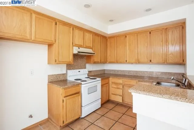 332 Scotts Valley, Hercules, California 94547