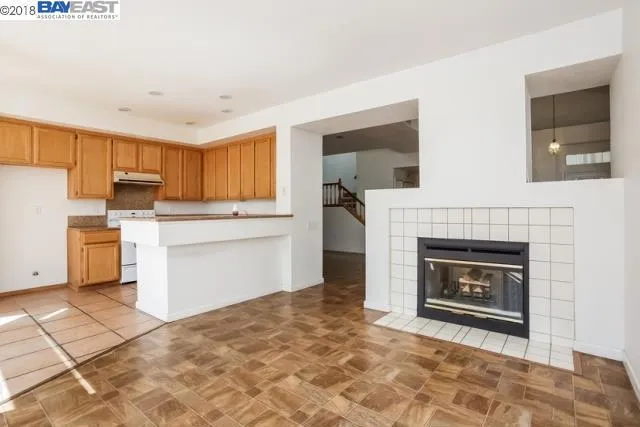 332 Scotts Valley, Hercules, California 94547