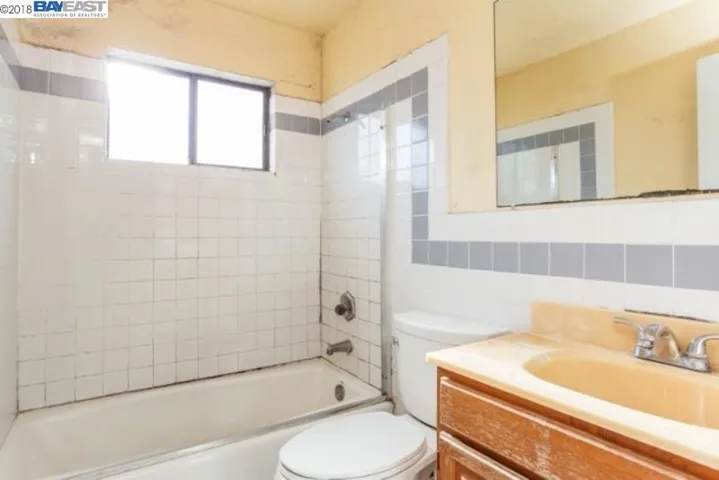 15352 Sunnyhaven St, San Leandro, California 94579