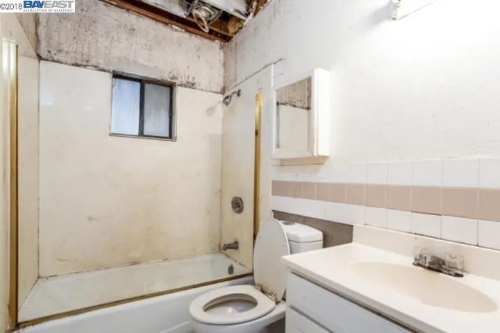 15352 Sunnyhaven St, San Leandro, California 94579