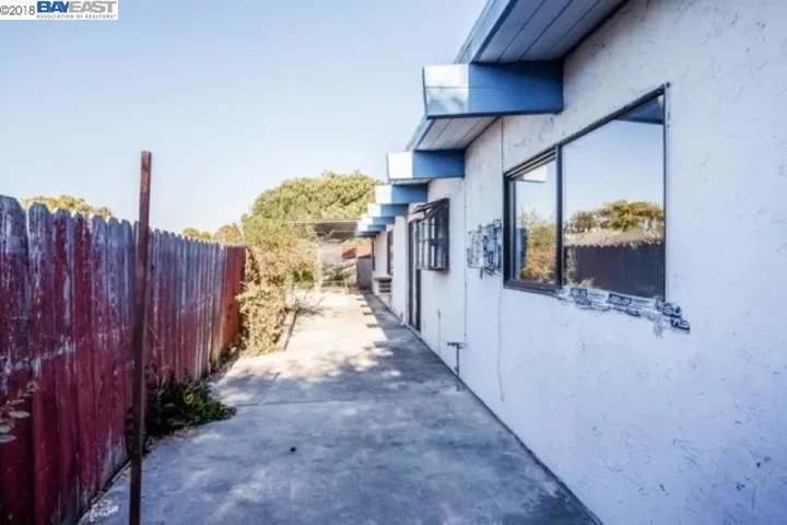 15352 Sunnyhaven St, San Leandro, California 94579