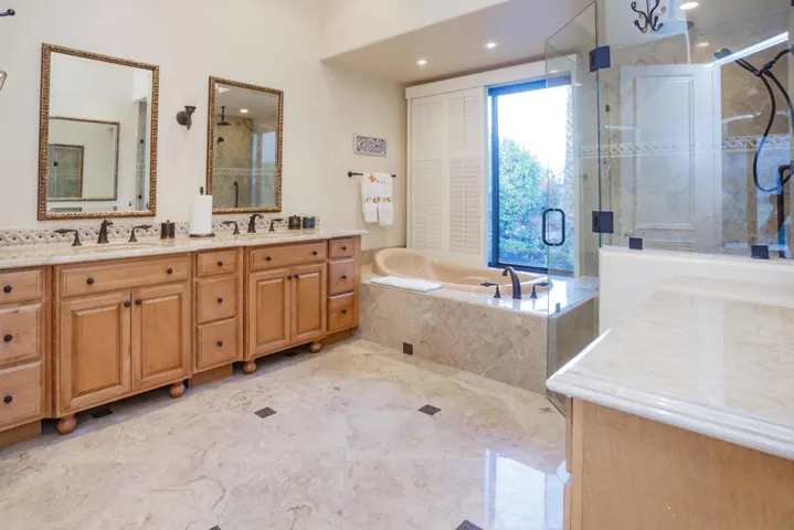 55435Oakhill_MLS-34