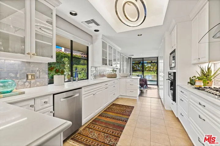 8 Columbia Drive, Rancho Mirage, California 92270
