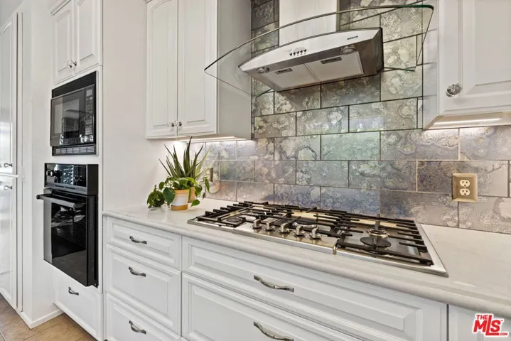 8 Columbia Drive, Rancho Mirage, California 92270