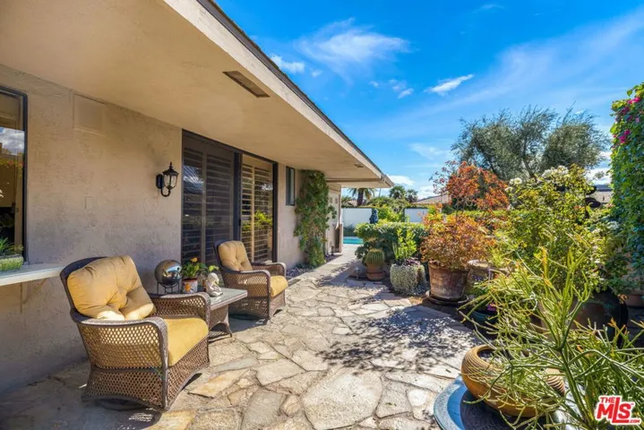 Side patio