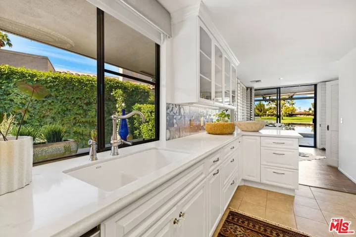 8 Columbia Drive, Rancho Mirage, California 92270