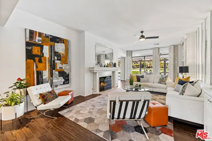 Lofty living room