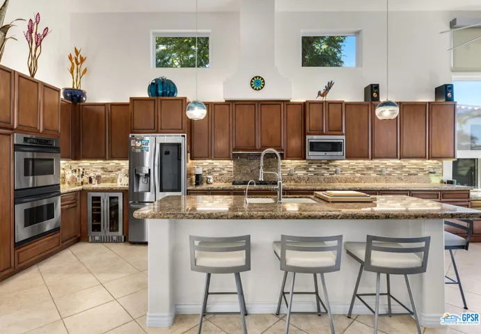 49981 Mission Drive West, La Quinta, California 92253