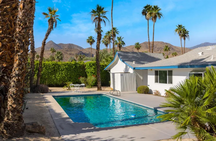 Mountain Views, Sparkling Pool