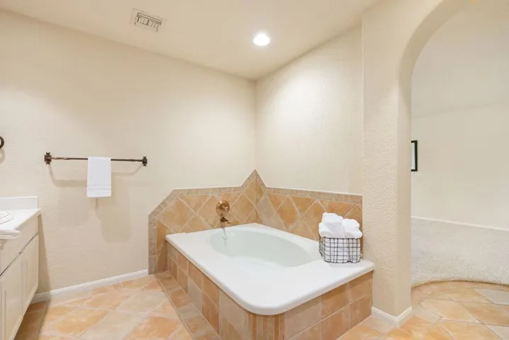 39-web-or-mls-JCTulane_2022_039
