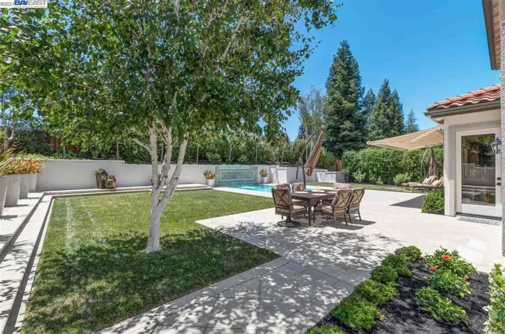 839 Summit Creek Lane, Pleasanton, California 94566-3811