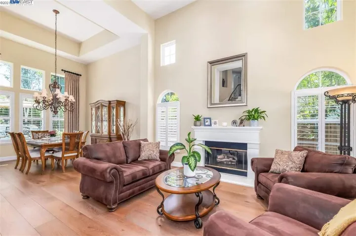 839 Summit Creek Lane, Pleasanton, California 94566-3811